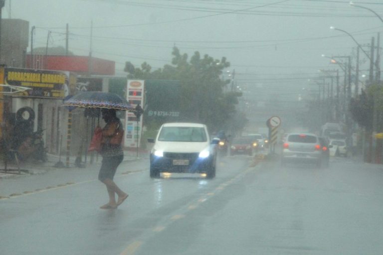 Inmet emite alerta de chuvas intensas para JP e mais 92 cidades da PB; veja lista